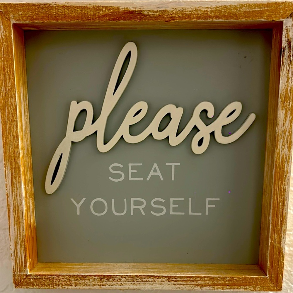 GIVY - Please Seat Yourself